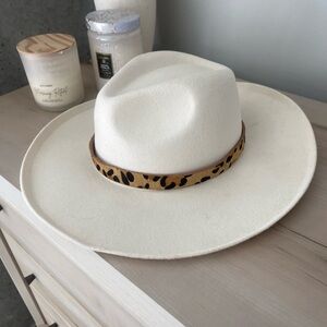 Gigi Pip Leopard Hat Band - Size XL (61cm)